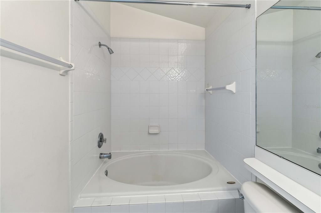 For Sale: $393,000 (3 beds, 2 baths, 1198 Square Feet)