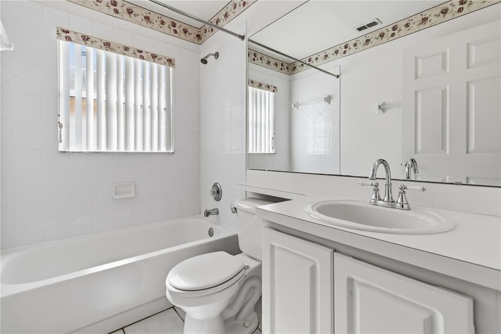 For Sale: $393,000 (3 beds, 2 baths, 1198 Square Feet)