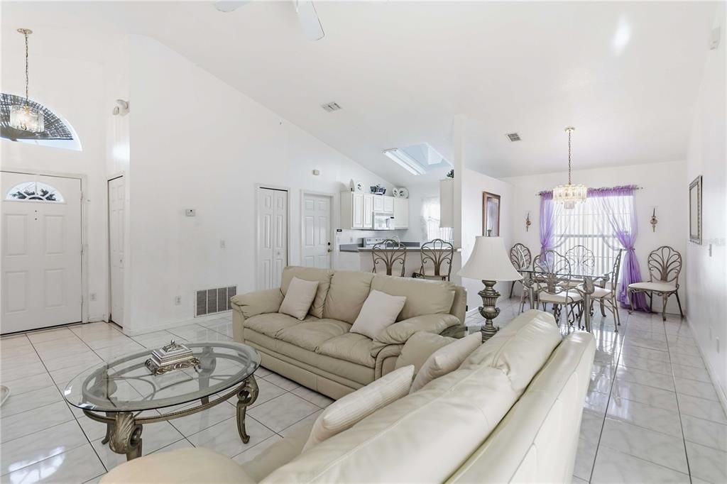 For Sale: $393,000 (3 beds, 2 baths, 1198 Square Feet)