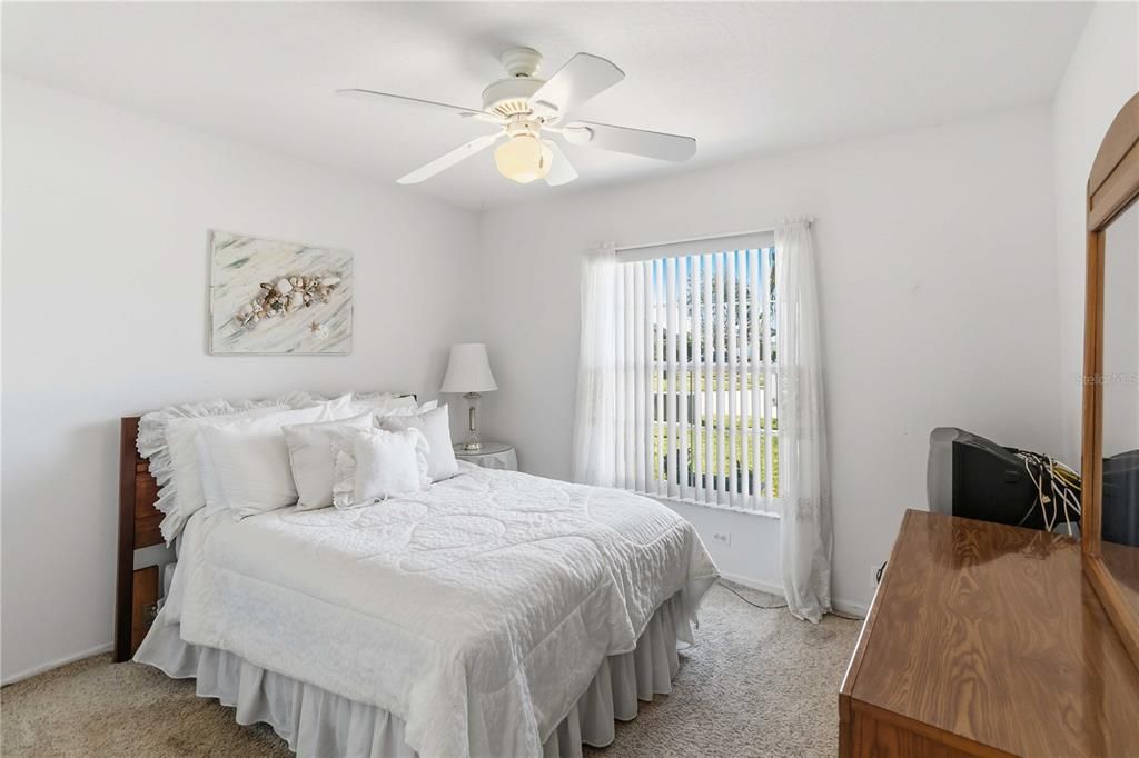 For Sale: $393,000 (3 beds, 2 baths, 1198 Square Feet)