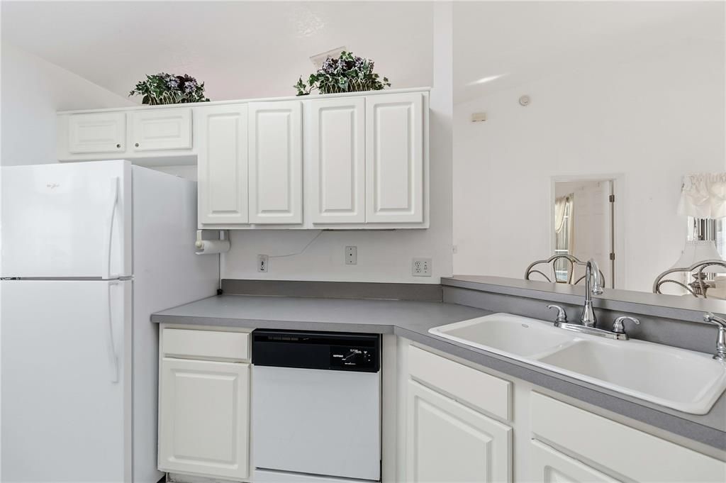 For Sale: $393,000 (3 beds, 2 baths, 1198 Square Feet)