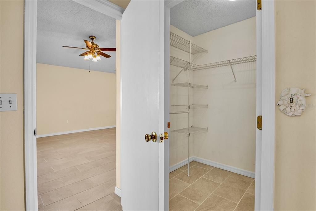 Active With Contract: $339,900 (3 beds, 2 baths, 1364 Square Feet)