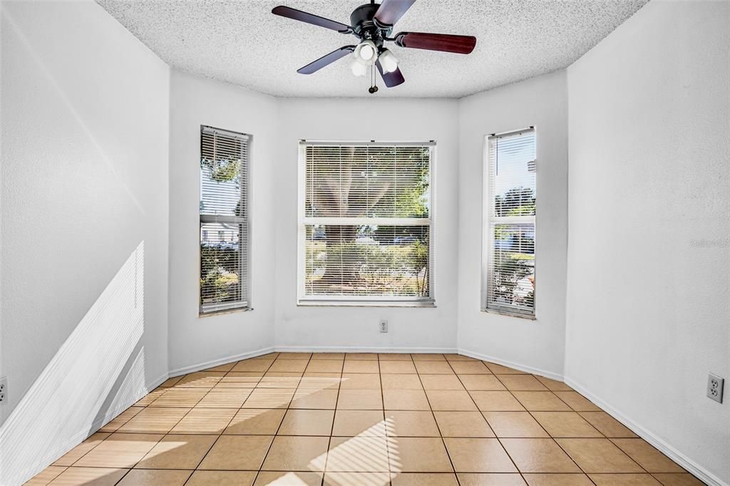 Active With Contract: $339,900 (3 beds, 2 baths, 1364 Square Feet)