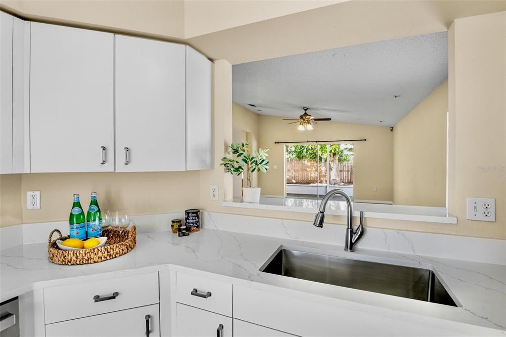 Active With Contract: $339,900 (3 beds, 2 baths, 1364 Square Feet)