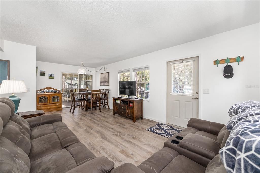 En Venta: $125,000 (2 camas, 2 baños, 840 Pies cuadrados)