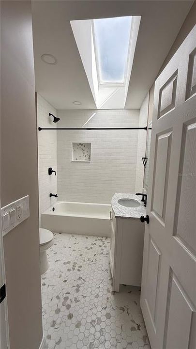 For Rent: $8,500 (6 beds, 3 baths, 2888 Square Feet)