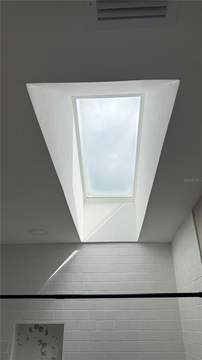 For Rent: $8,500 (6 beds, 3 baths, 2888 Square Feet)