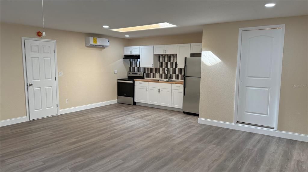 For Rent: $8,500 (6 beds, 3 baths, 2888 Square Feet)