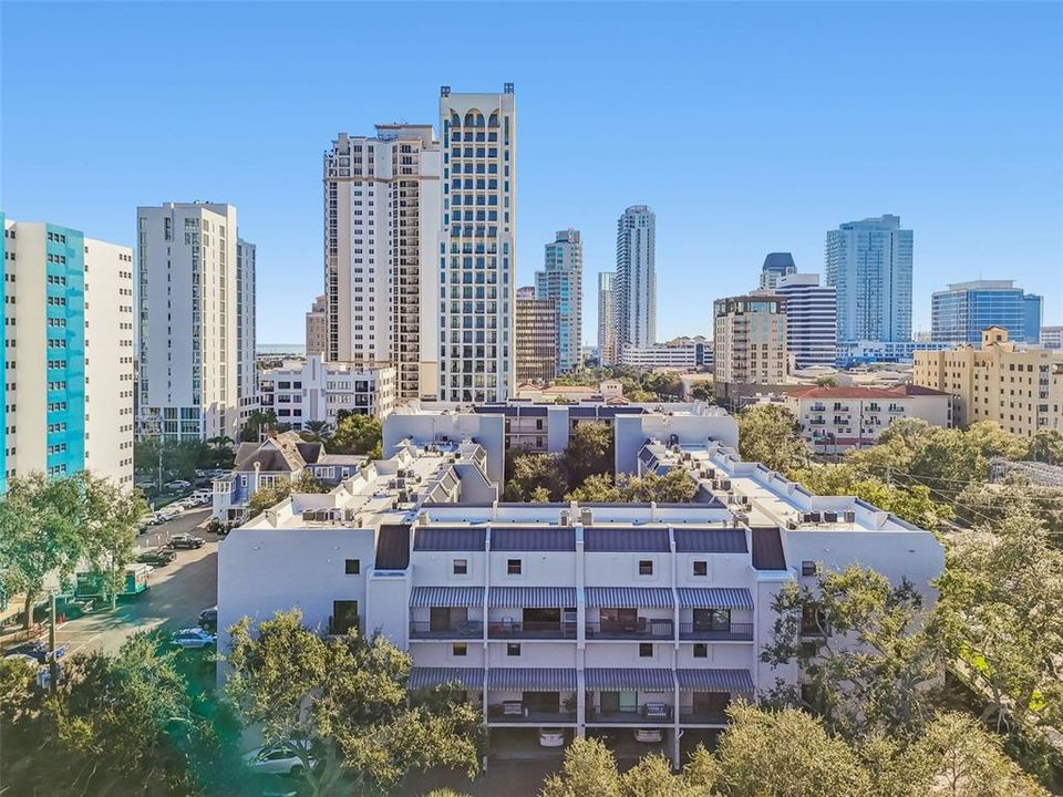 出租: $2,600 (2 贝兹, 2 浴室, 1100 平方英尺)