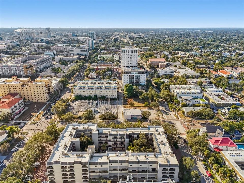 出租: $2,600 (2 贝兹, 2 浴室, 1100 平方英尺)