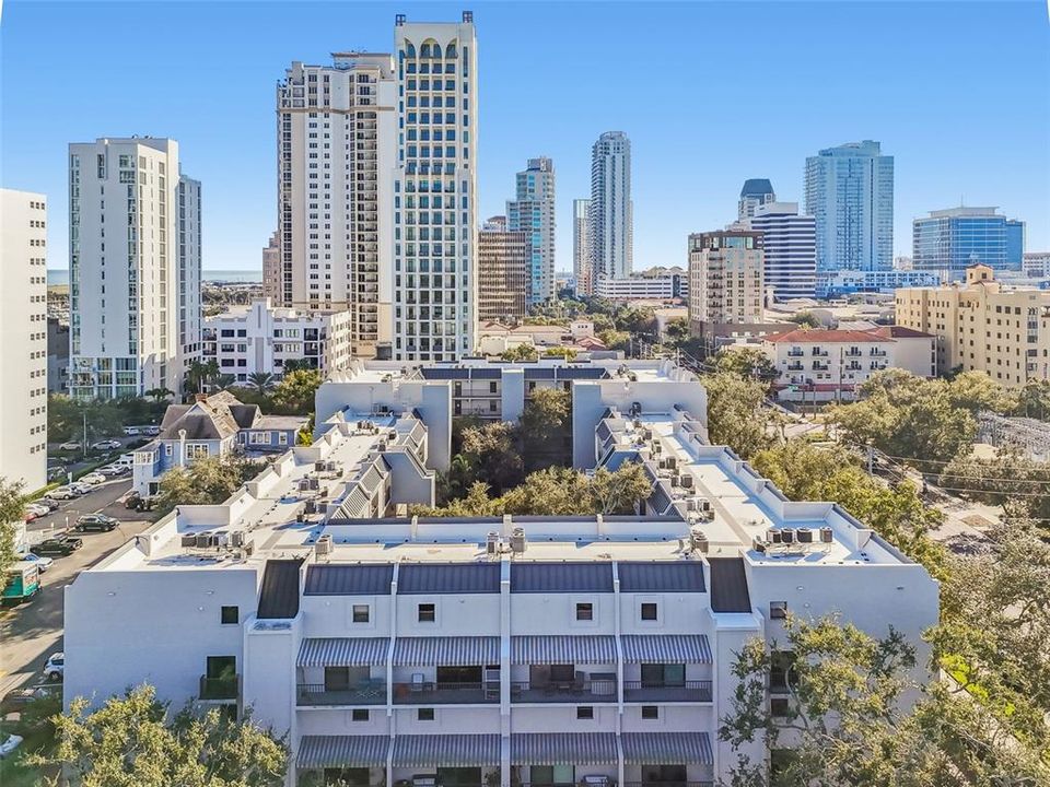 出租: $2,600 (2 贝兹, 2 浴室, 1100 平方英尺)