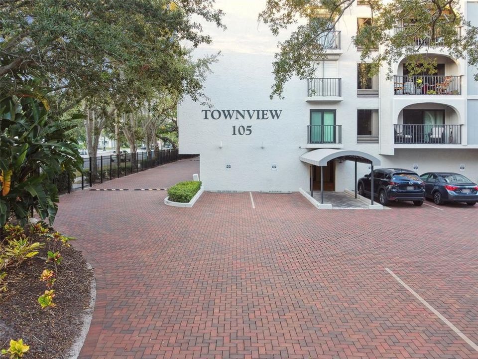 出租: $2,600 (2 贝兹, 2 浴室, 1100 平方英尺)