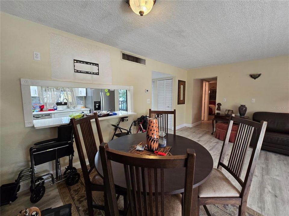 出租: $2,600 (2 贝兹, 2 浴室, 1100 平方英尺)