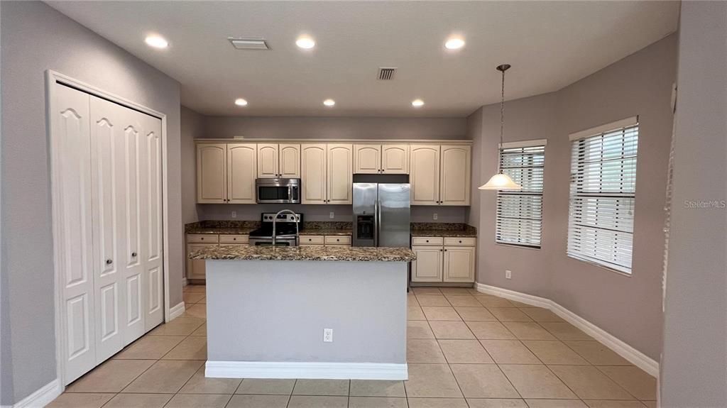 For Rent: $4,500 (4 beds, 3 baths, 2910 Square Feet)