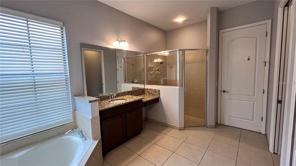 For Rent: $4,500 (4 beds, 3 baths, 2910 Square Feet)