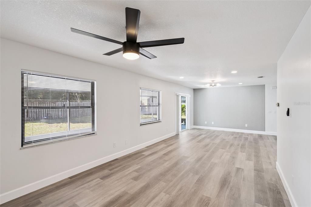 En Venta: $465,000 (3 camas, 2 baños, 1353 Pies cuadrados)