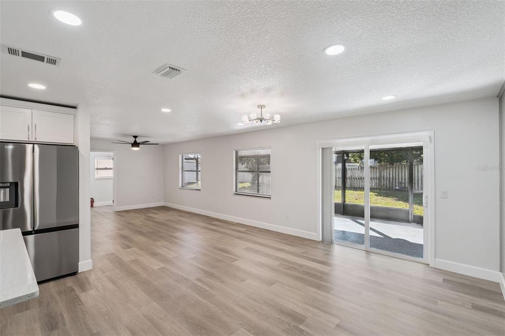 En Venta: $465,000 (3 camas, 2 baños, 1353 Pies cuadrados)