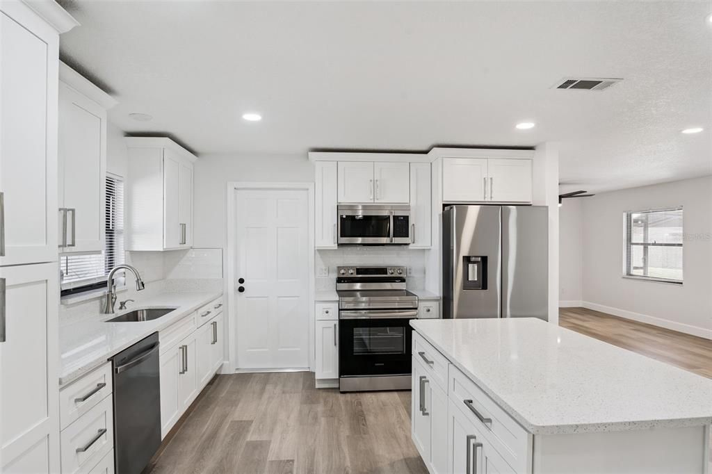 En Venta: $465,000 (3 camas, 2 baños, 1353 Pies cuadrados)