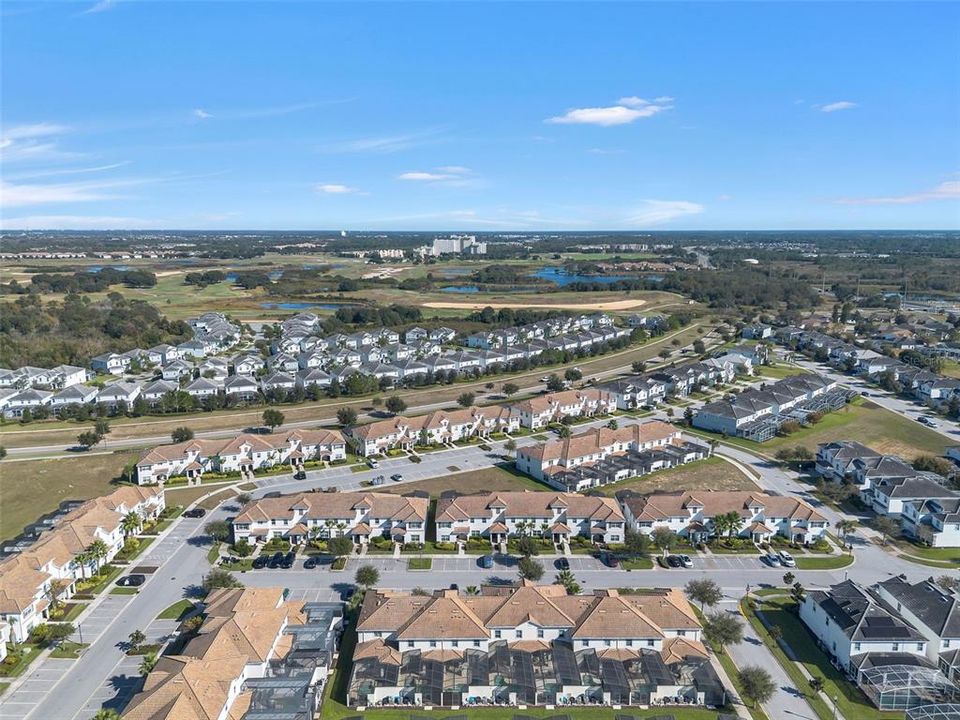 Под контрактом: $345,000 (4 спален, 3 ванн, 1902 Квадратных фут)