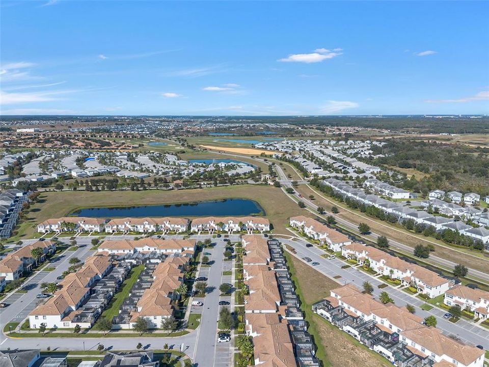 Под контрактом: $345,000 (4 спален, 3 ванн, 1902 Квадратных фут)