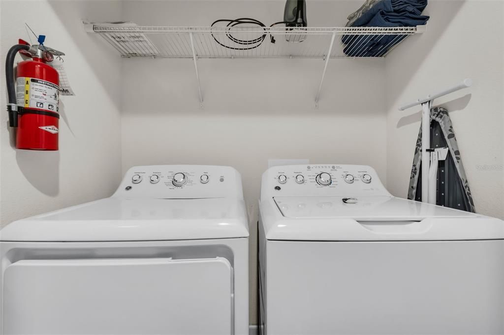 Под контрактом: $345,000 (4 спален, 3 ванн, 1902 Квадратных фут)