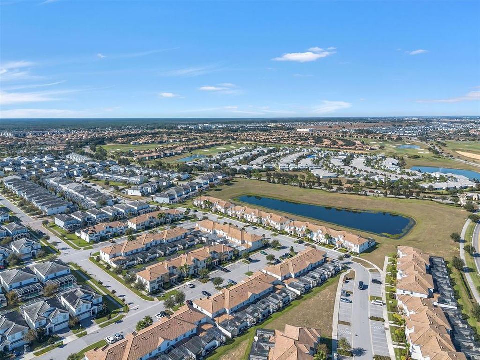 Под контрактом: $345,000 (4 спален, 3 ванн, 1902 Квадратных фут)