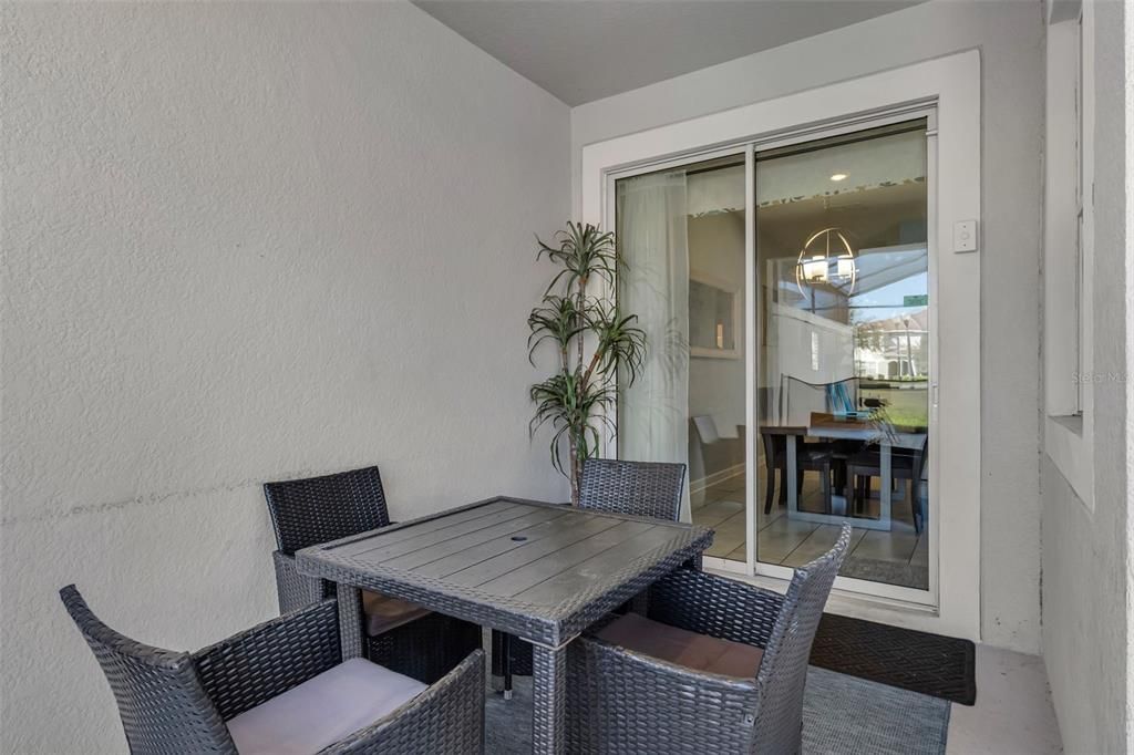 Под контрактом: $345,000 (4 спален, 3 ванн, 1902 Квадратных фут)