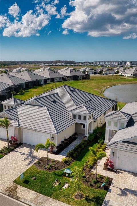 For Sale: $429,000 (2 beds, 2 baths, 1579 Square Feet)