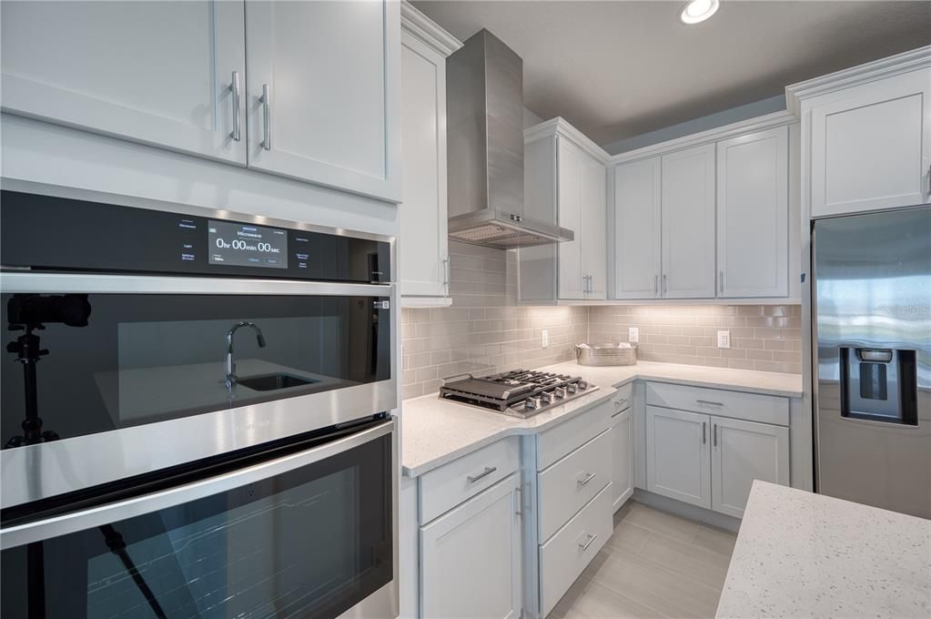 For Sale: $429,000 (2 beds, 2 baths, 1579 Square Feet)