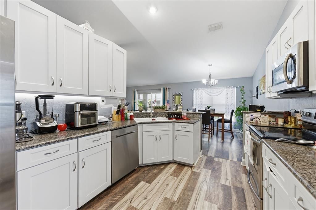 На продажу: $339,900 (3 спален, 2 ванн, 1505 Квадратных фут)