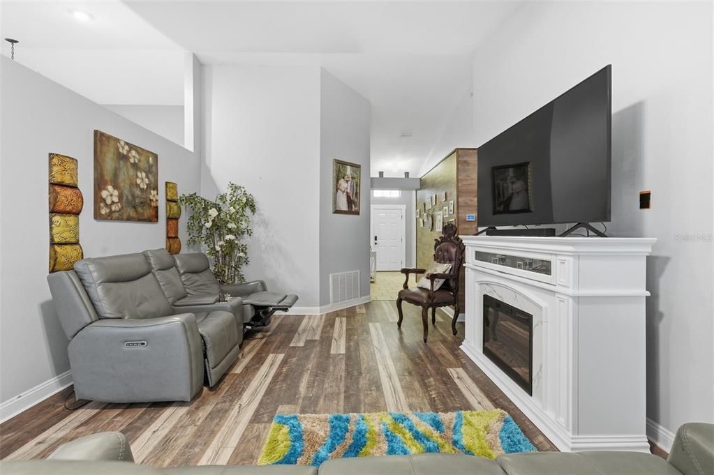 На продажу: $339,900 (3 спален, 2 ванн, 1505 Квадратных фут)