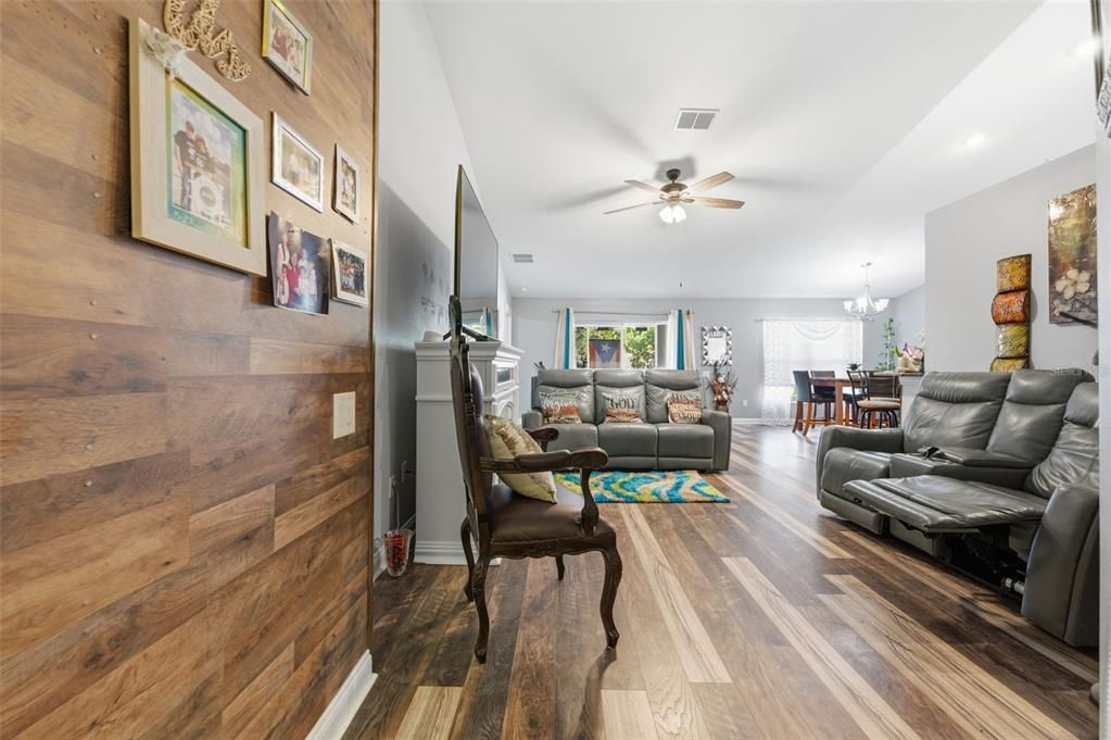 На продажу: $339,900 (3 спален, 2 ванн, 1505 Квадратных фут)