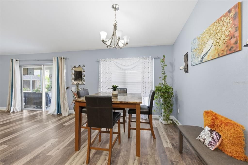 На продажу: $339,900 (3 спален, 2 ванн, 1505 Квадратных фут)