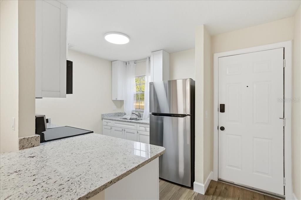 For Sale: $175,000 (2 beds, 1 baths, 795 Square Feet)