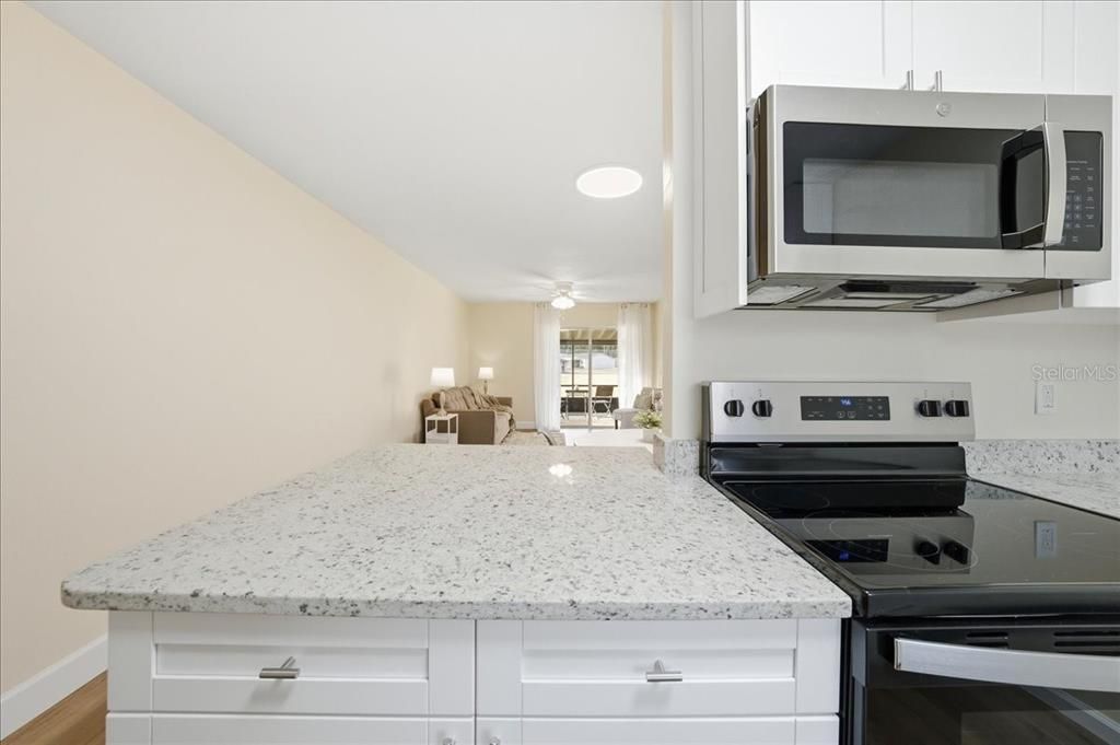 For Sale: $175,000 (2 beds, 1 baths, 795 Square Feet)