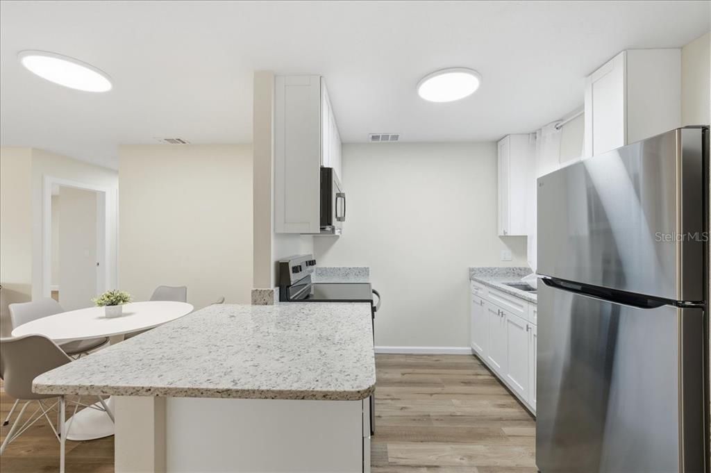 For Sale: $175,000 (2 beds, 1 baths, 795 Square Feet)