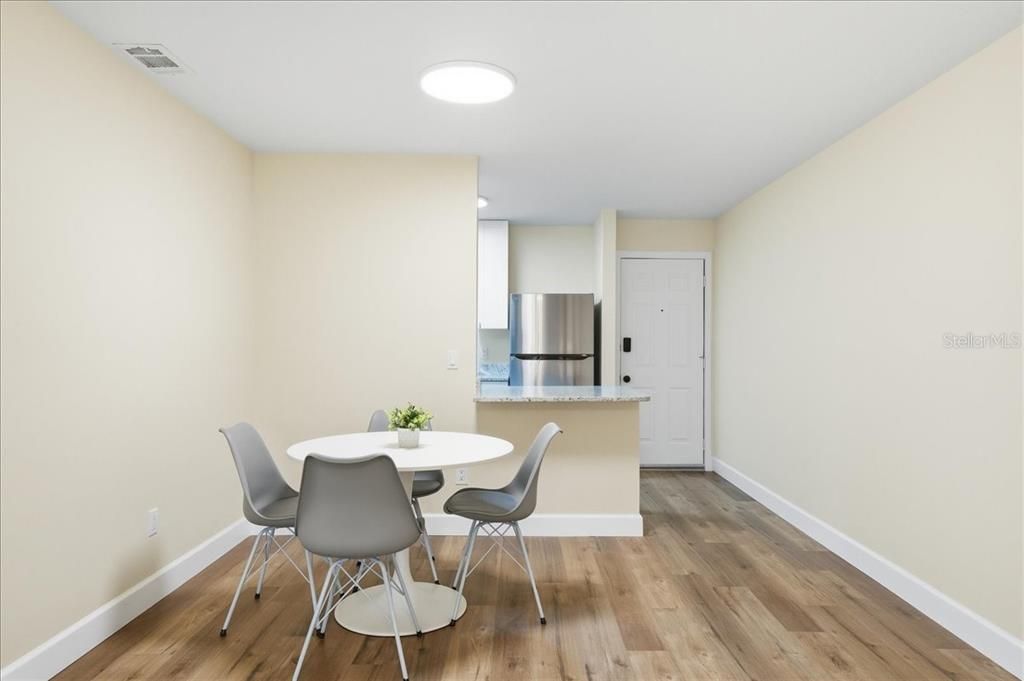 For Sale: $175,000 (2 beds, 1 baths, 795 Square Feet)