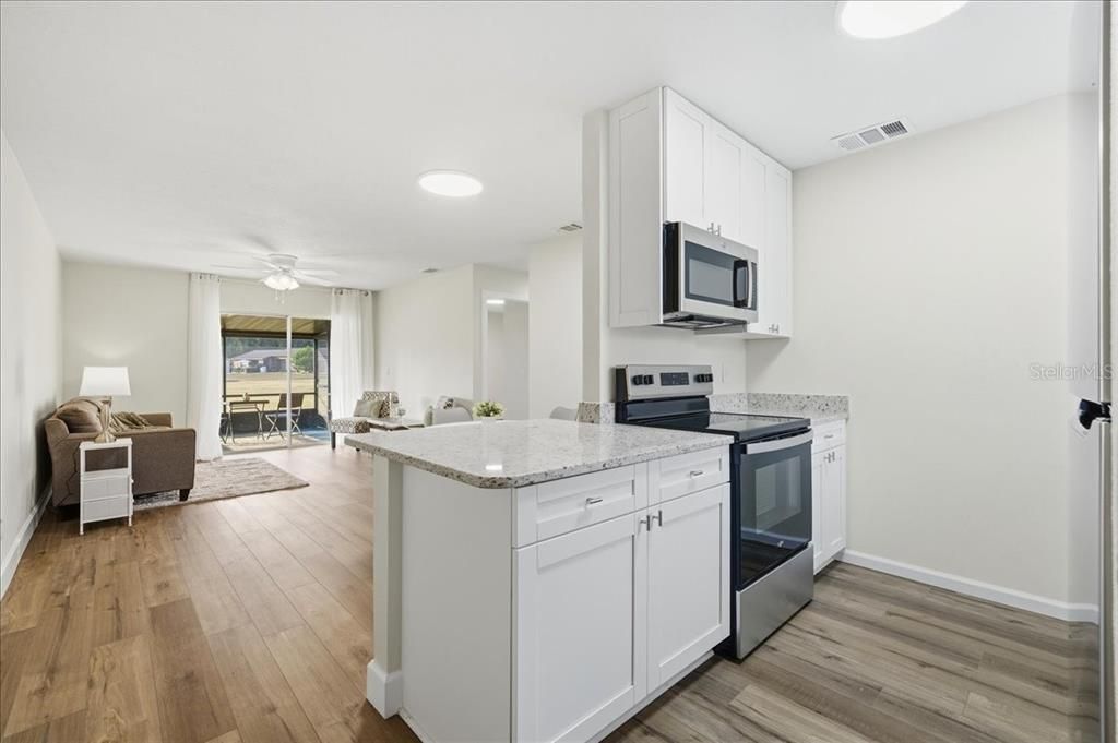 For Sale: $175,000 (2 beds, 1 baths, 795 Square Feet)