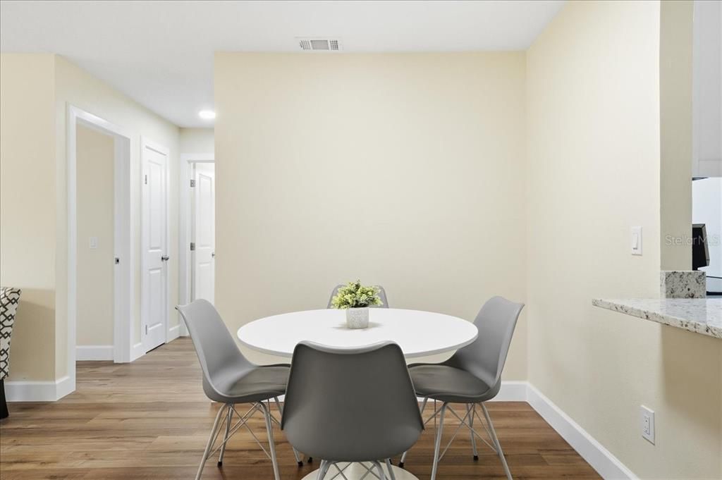 For Sale: $175,000 (2 beds, 1 baths, 795 Square Feet)