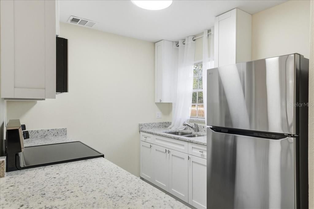 For Sale: $175,000 (2 beds, 1 baths, 795 Square Feet)