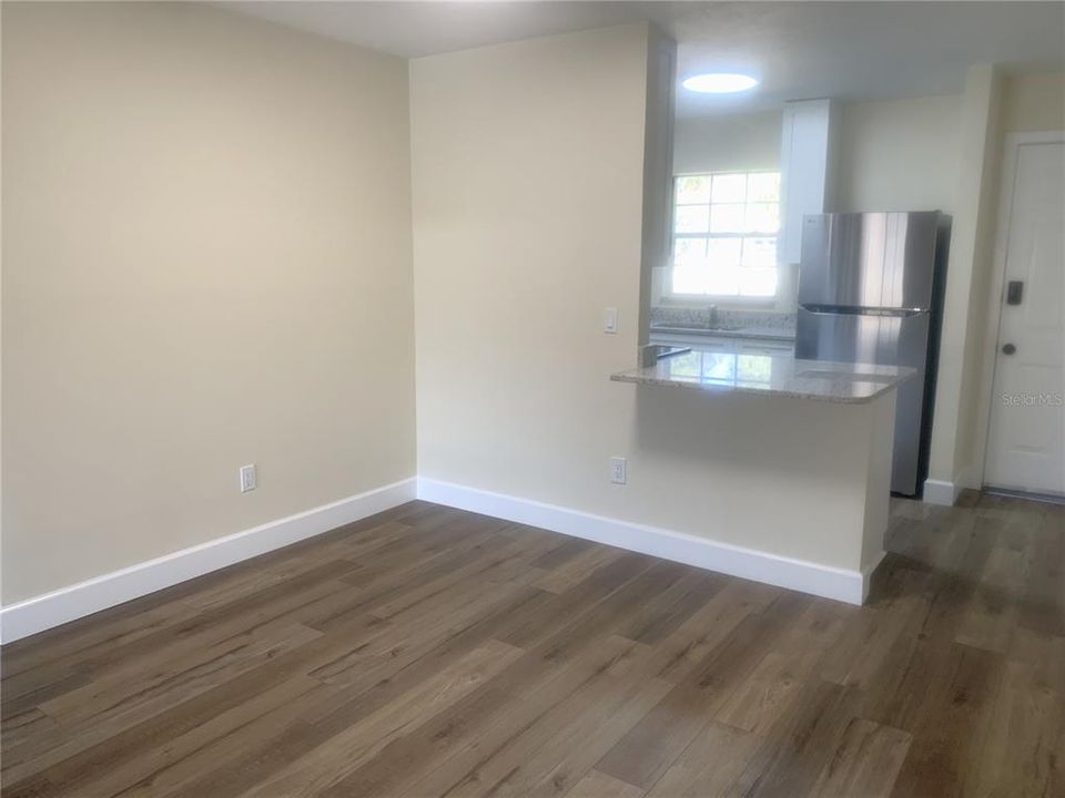 For Sale: $175,000 (2 beds, 1 baths, 795 Square Feet)