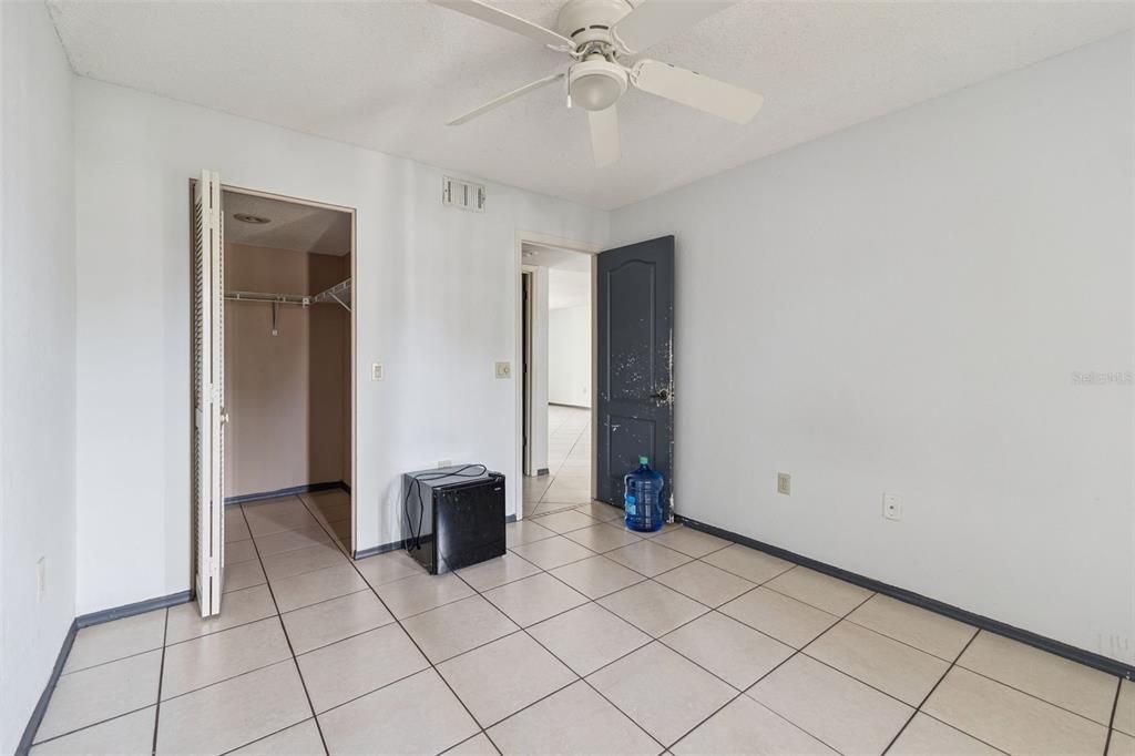 For Sale: $150,000 (2 beds, 2 baths, 1083 Square Feet)