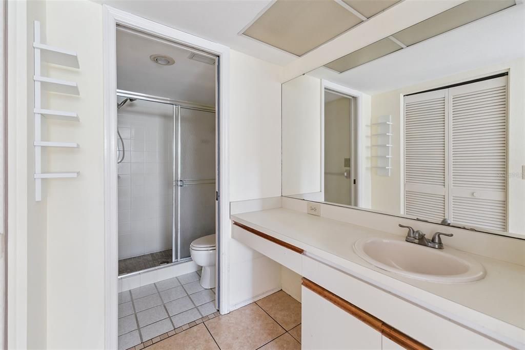 For Sale: $150,000 (2 beds, 2 baths, 1083 Square Feet)