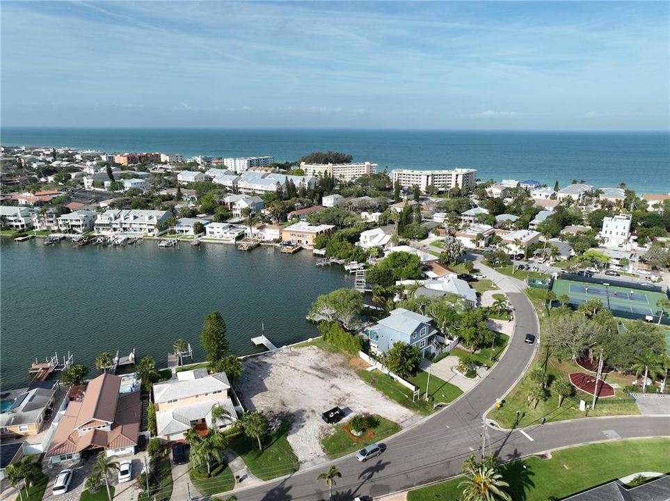 For Sale: $2,497,000 (4 beds, 3 baths, 2128 Square Feet)