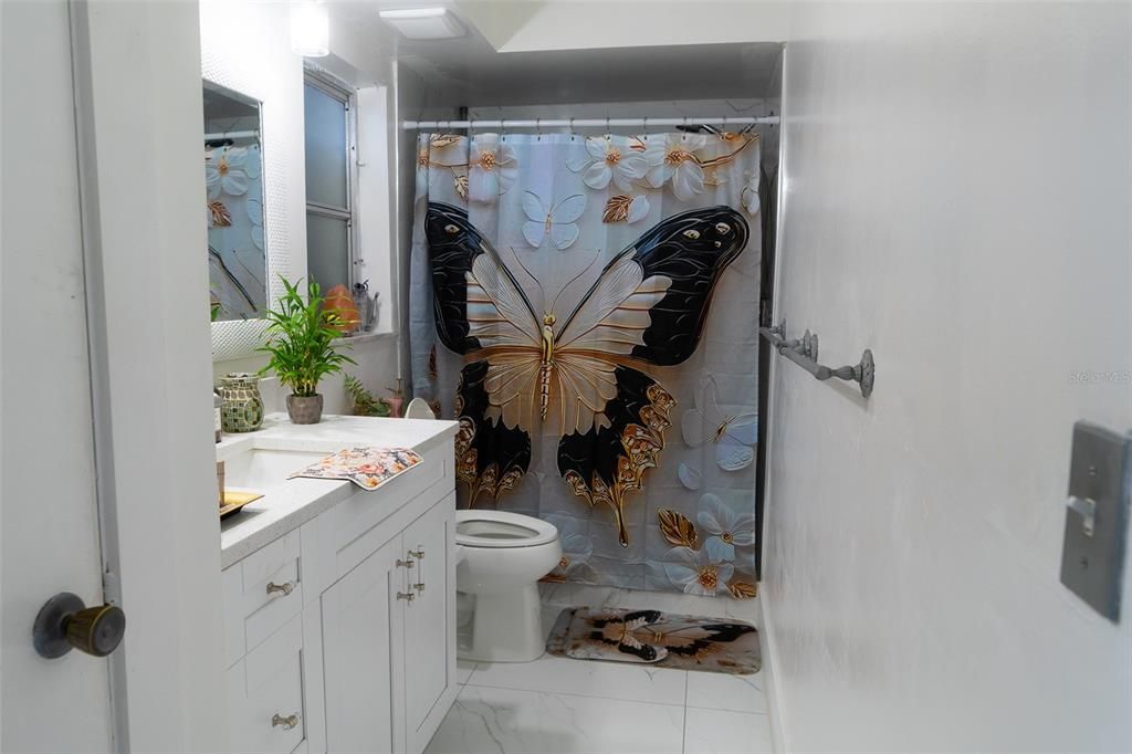 En Venta: $535,000 (4 camas, 2 baños, 1970 Pies cuadrados)