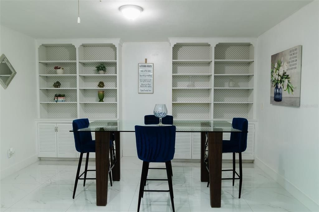 En Venta: $535,000 (4 camas, 2 baños, 1970 Pies cuadrados)