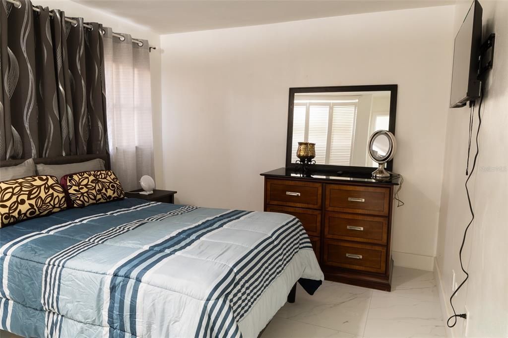 En Venta: $535,000 (4 camas, 2 baños, 1970 Pies cuadrados)