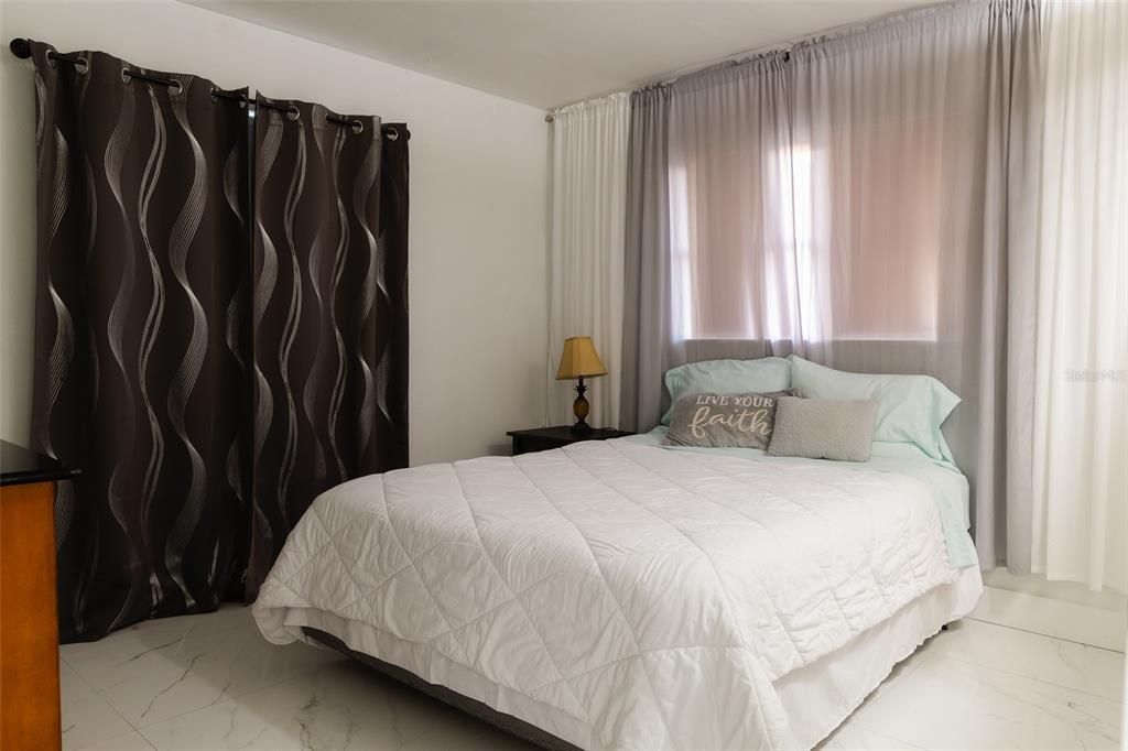 En Venta: $535,000 (4 camas, 2 baños, 1970 Pies cuadrados)