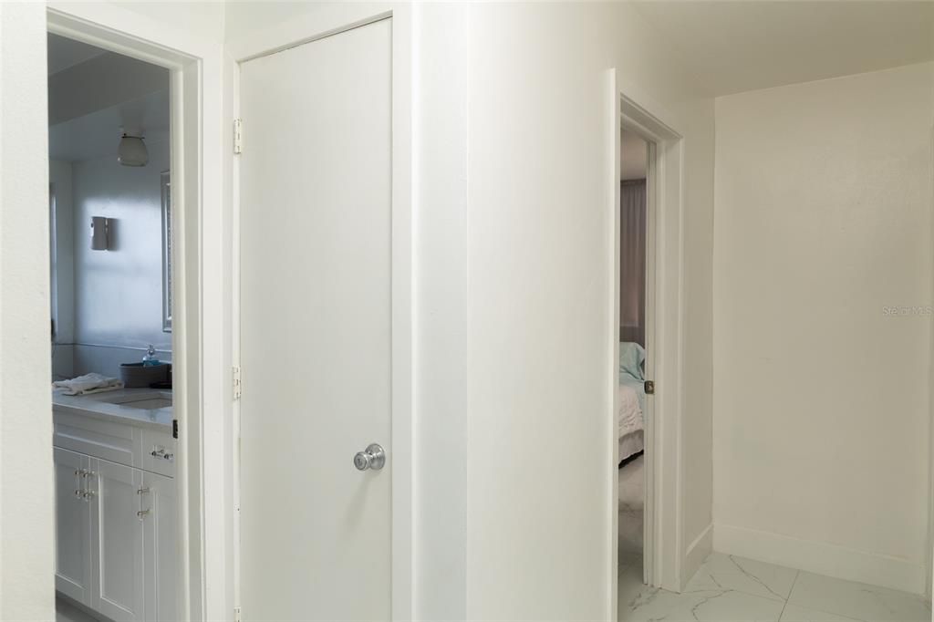 En Venta: $535,000 (4 camas, 2 baños, 1970 Pies cuadrados)