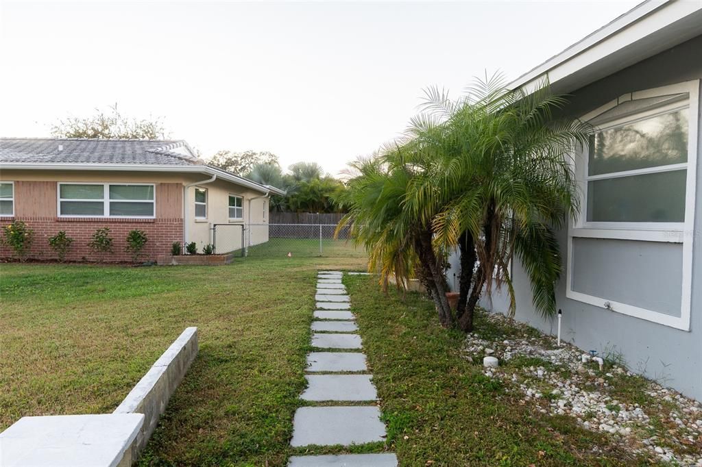 En Venta: $535,000 (4 camas, 2 baños, 1970 Pies cuadrados)